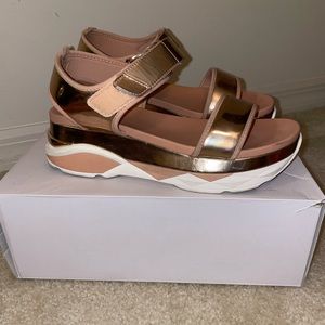 Aldo Platform Sandal-rose gold
